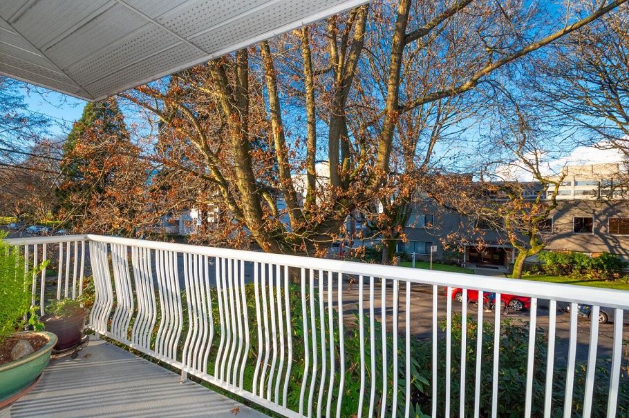 203 1696 W 10th Avenue Vancouver, BC - 25