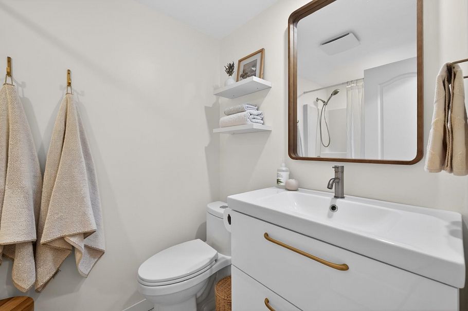 330 210 W 2nd Street North Vancouver, BC - 18