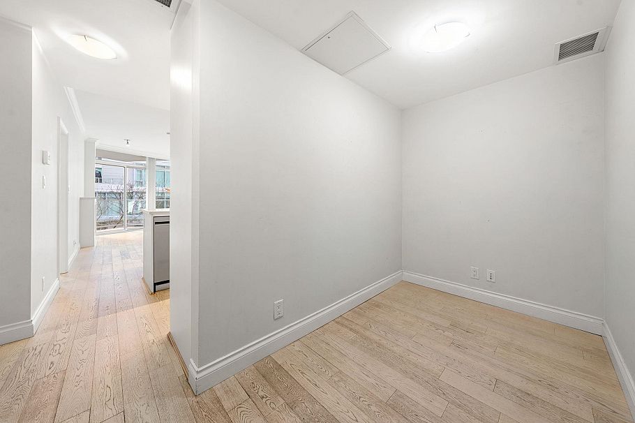 208 199 Victory Ship Way North Vancouver, BC - 6