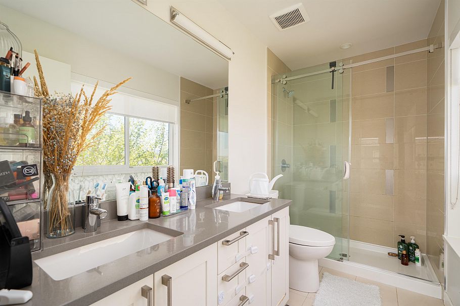 70 10199 River Drive Richmond, BC - 23