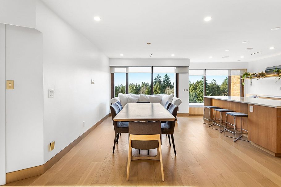 7353 Yew Street Vancouver, BC - 12