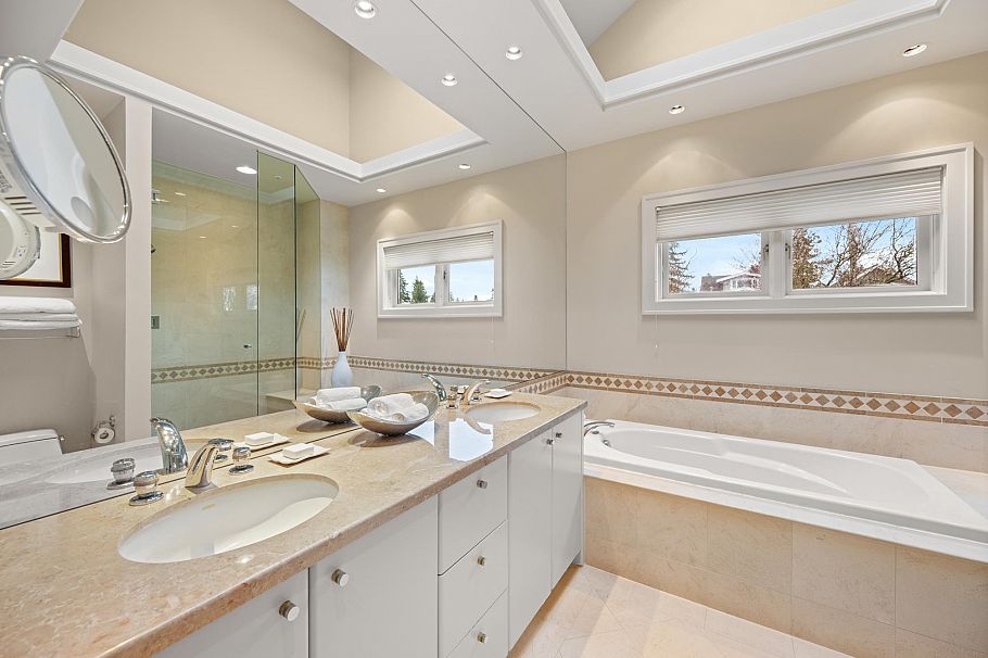 2722 W 31st Avenue Vancouver, BC - 25