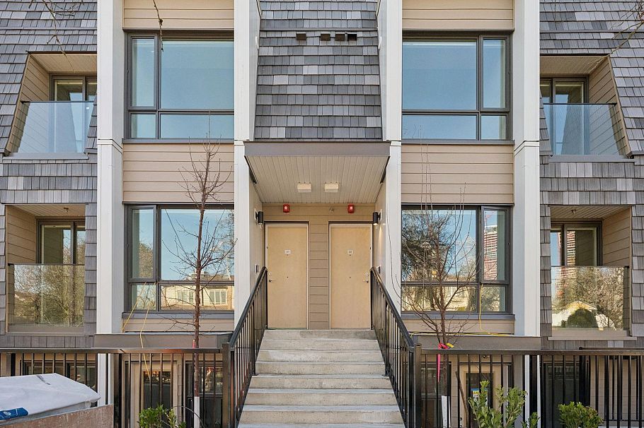 202 378 W 45th Avenue Vancouver, BC - 1