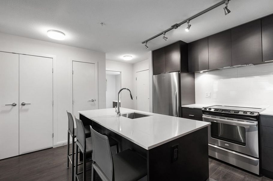 301 1673 Lloyd Avenue North Vancouver, BC - 9