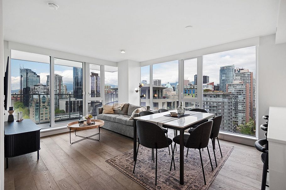 2002 1111 Richards Street Vancouver, BC - 1