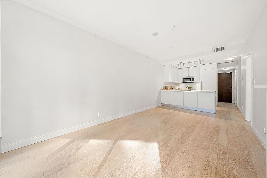 208 199 Victory Ship Way North Vancouver, BC - 22