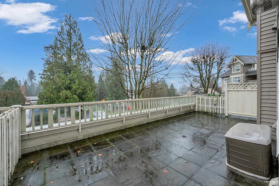 202 960 Lynn Valley Road North Vancouver, BC - 22