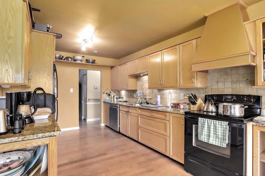 534 Beachview Drive North Vancouver, BC - 13