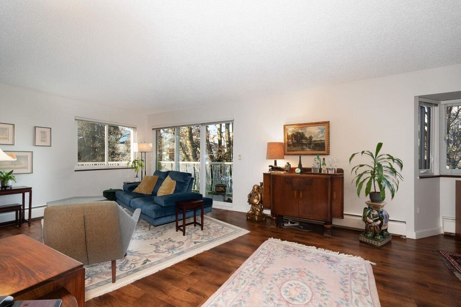 203 1696 W 10th Avenue Vancouver, BC - 5