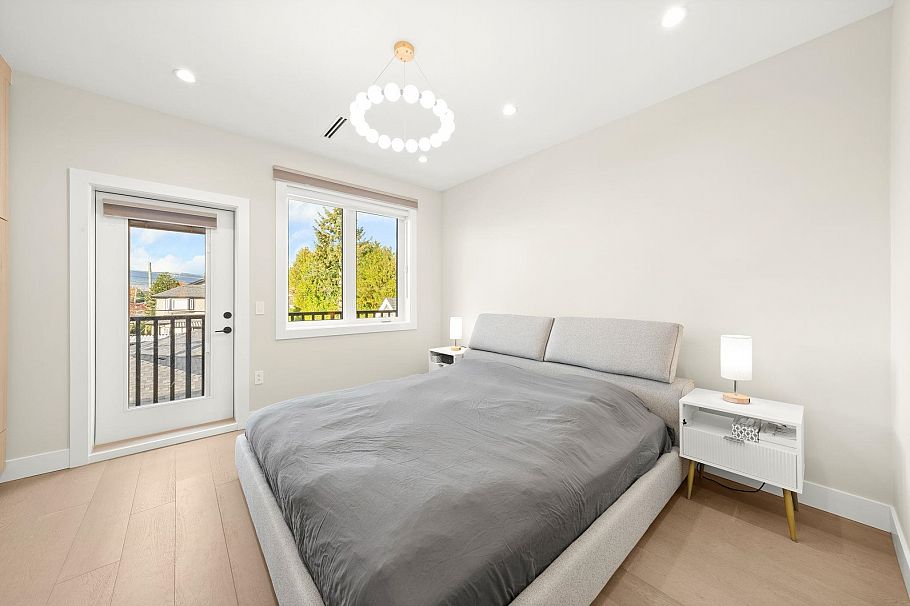 2815 W 19th Avenue Vancouver, BC - 13