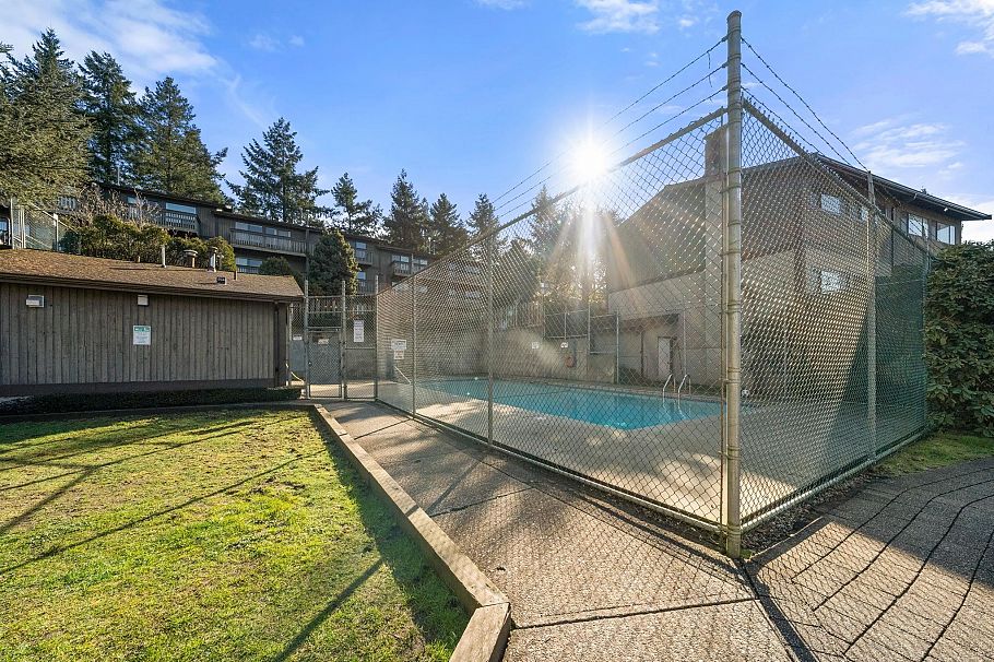 1001 Old Lillooet Road North Vancouver, BC - 35