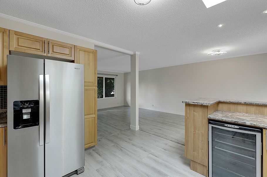 732 E 29th Street North Vancouver, BC - 12