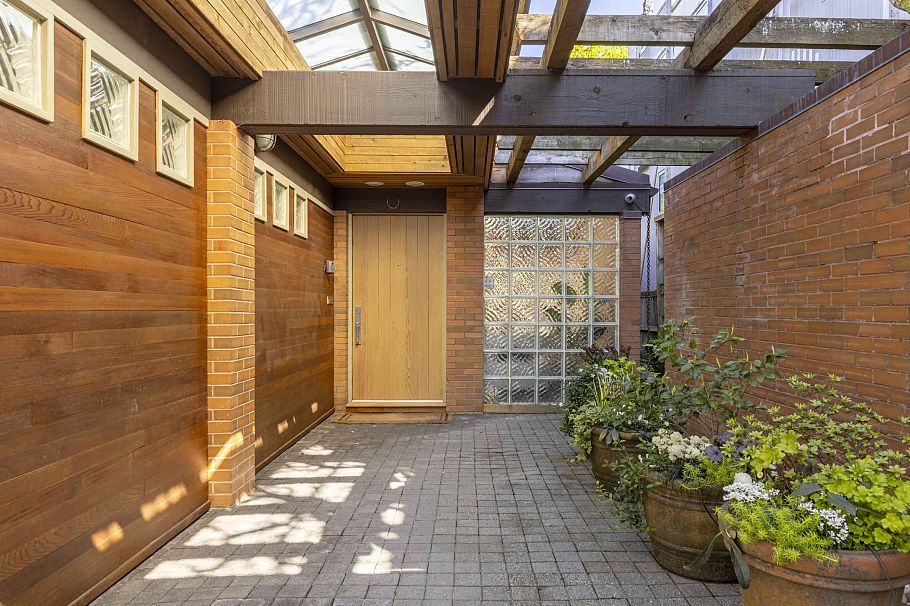 5012 Maple Street Vancouver, BC - 2