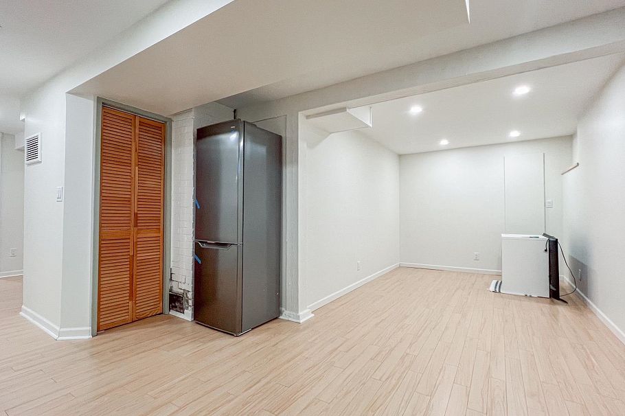 1165 E 26th Avenue Vancouver, BC - 15