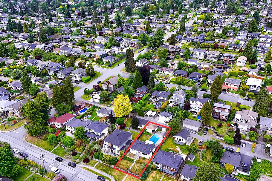 822 E 4th Street North Vancouver, BC - 16