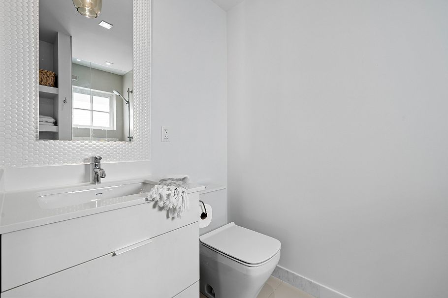 968 Belvista Crescent North Vancouver, BC - 26