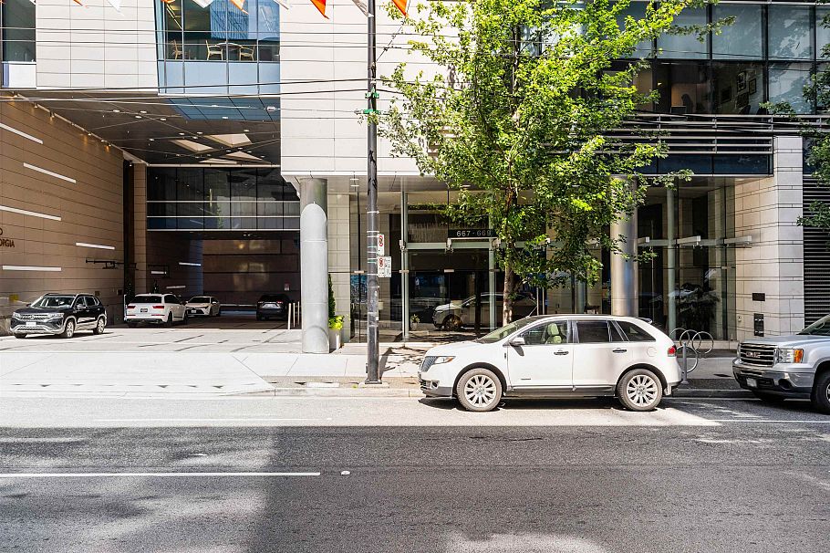 2702 667 Howe Street Vancouver, BC - 40