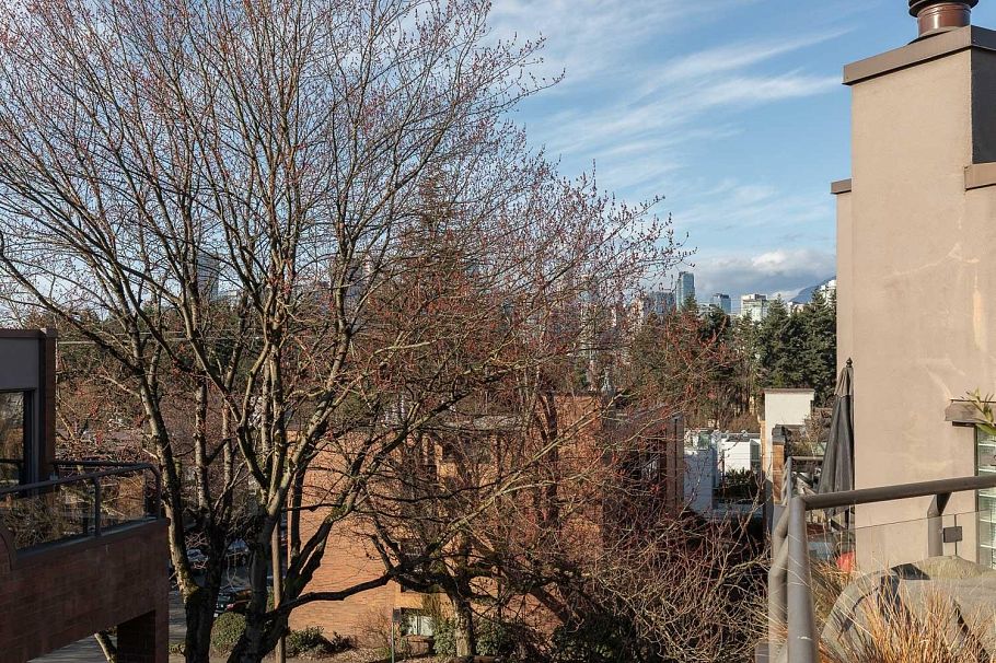 10 766 W 7th Avenue Vancouver, BC - 16