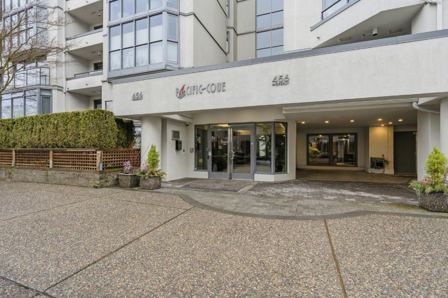 813 456 Moberly Road Vancouver, BC - 2