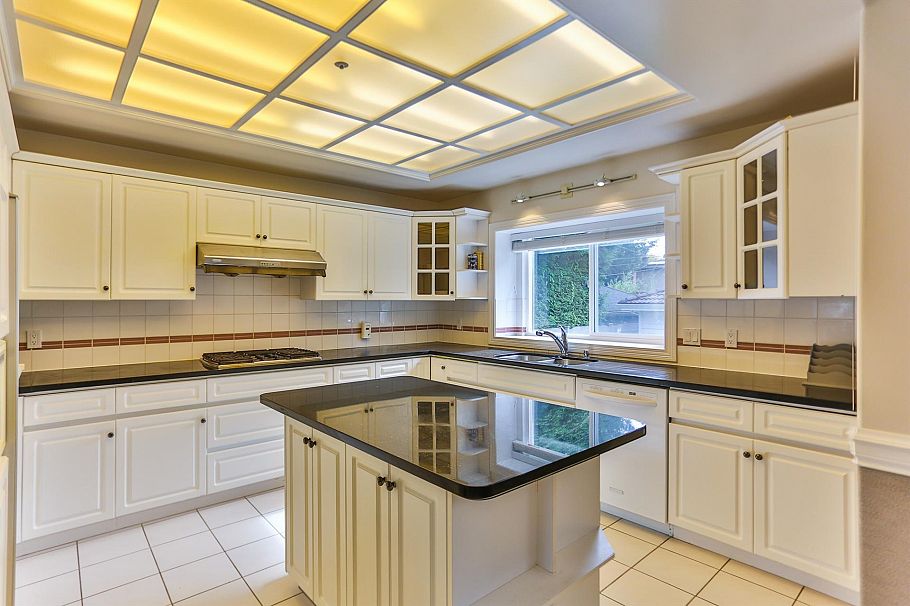 2868 W 36th Avenue Vancouver, BC - 5