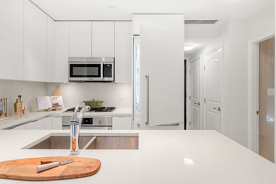 208 199 Victory Ship Way North Vancouver, BC - 9