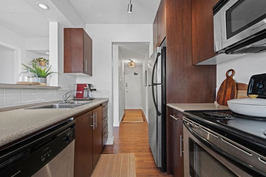 305 2330 Maple Street Vancouver, BC - 11