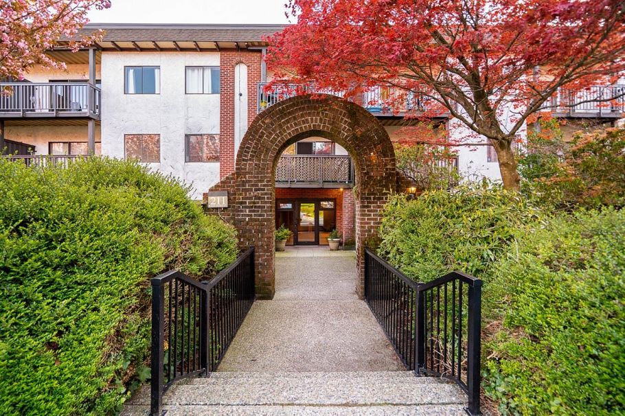 208 211 W 3rd Street North Vancouver, BC - 5