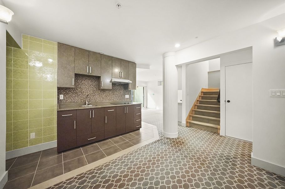 6733 Vivian Street Vancouver, BC - 32