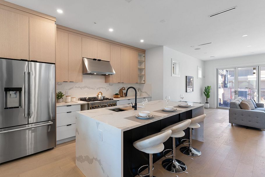 340 E Keith Road North Vancouver, BC - 5