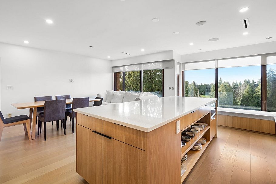 7353 Yew Street Vancouver, BC - 19