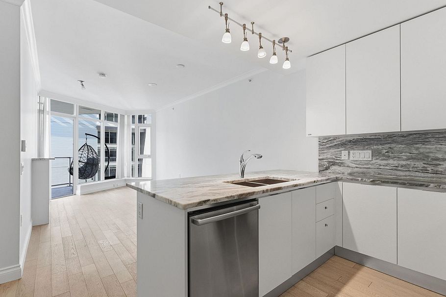 706 199 Victory Ship Way North Vancouver, BC - 10