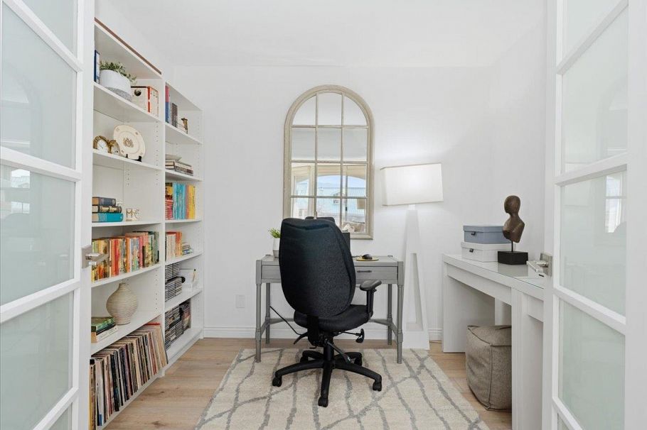 209 168 Chadwick Court North Vancouver, BC - 14