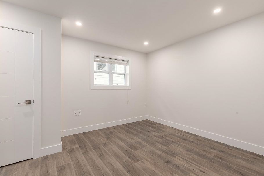 2255 E 35th Avenue Vancouver, BC - 20