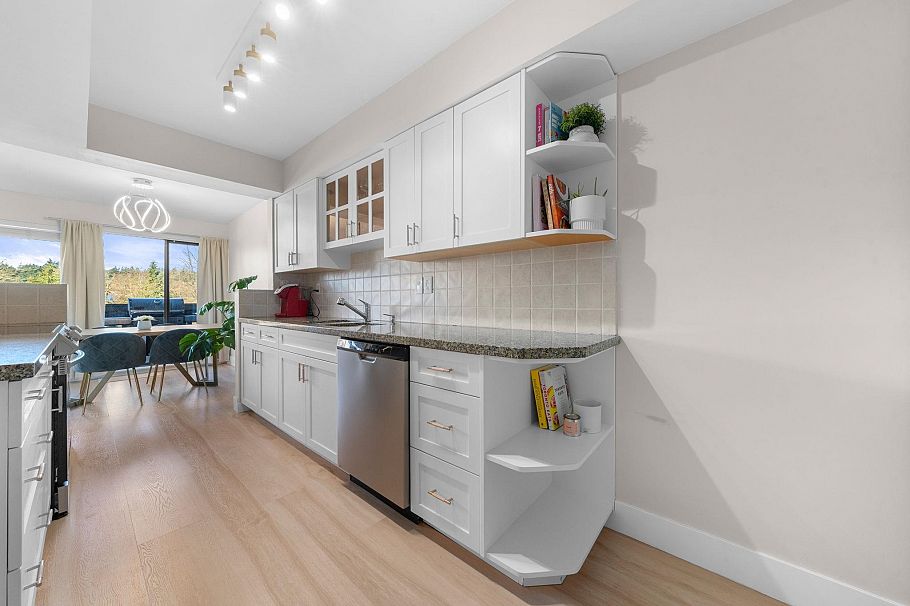 1001 Old Lillooet Road North Vancouver, BC - 19