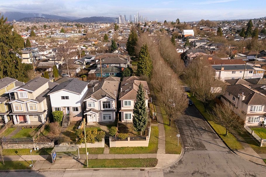 2423 E 4th Avenue Vancouver, BC - 38