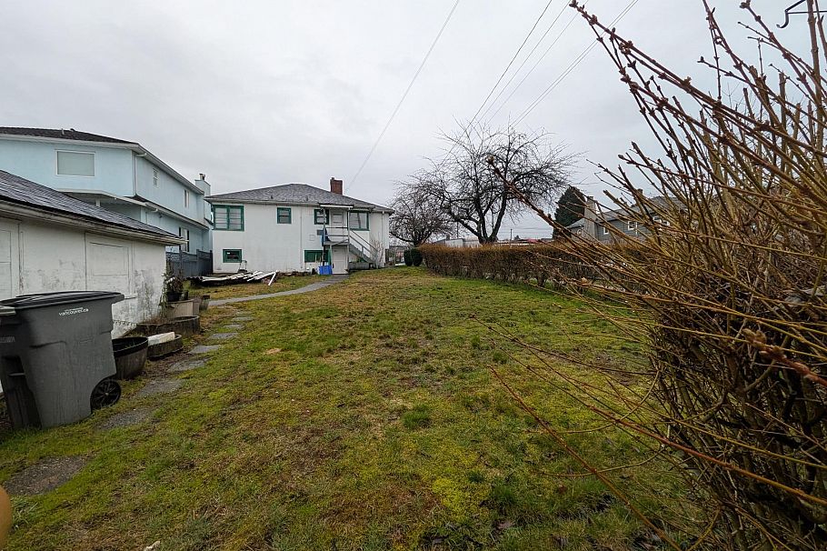 3995 Slocan Street Vancouver, BC - 5