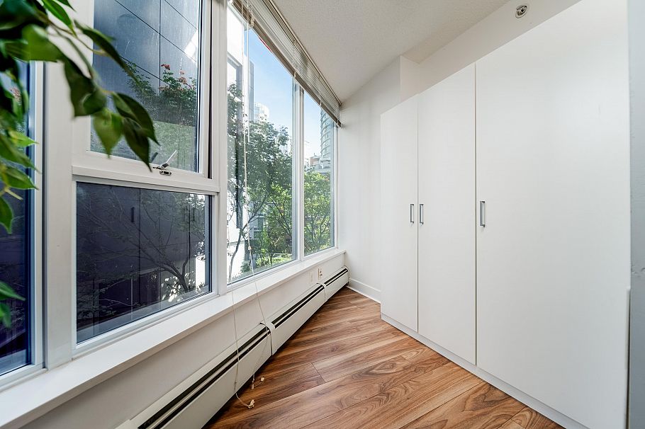 301 689 Abbott Street Vancouver, BC - 7