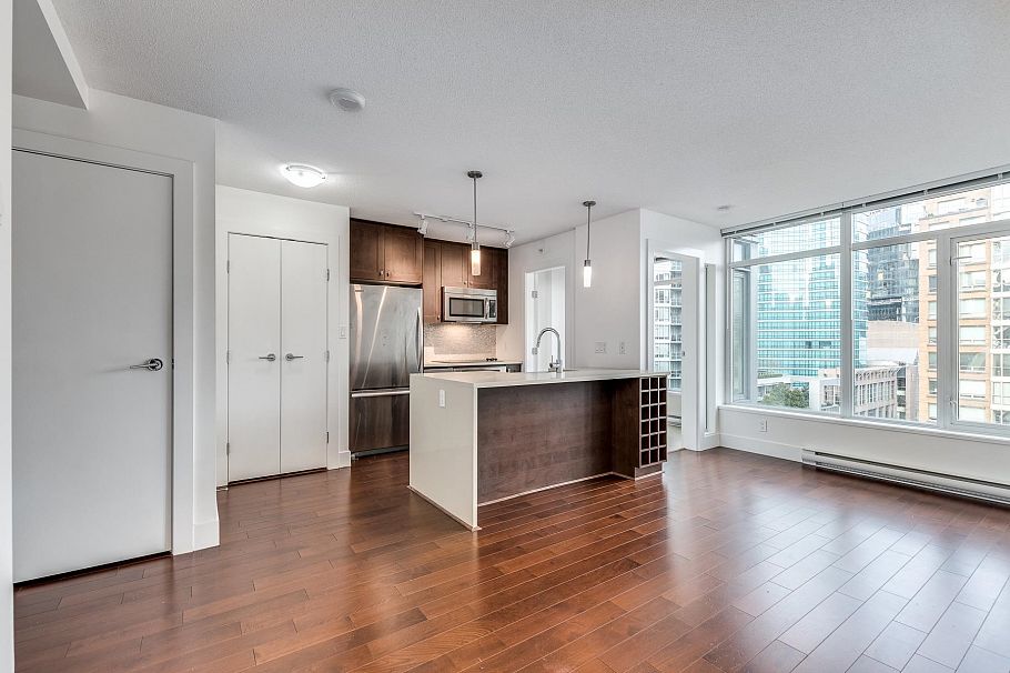 1404 888 Homer Street Vancouver, BC - 2