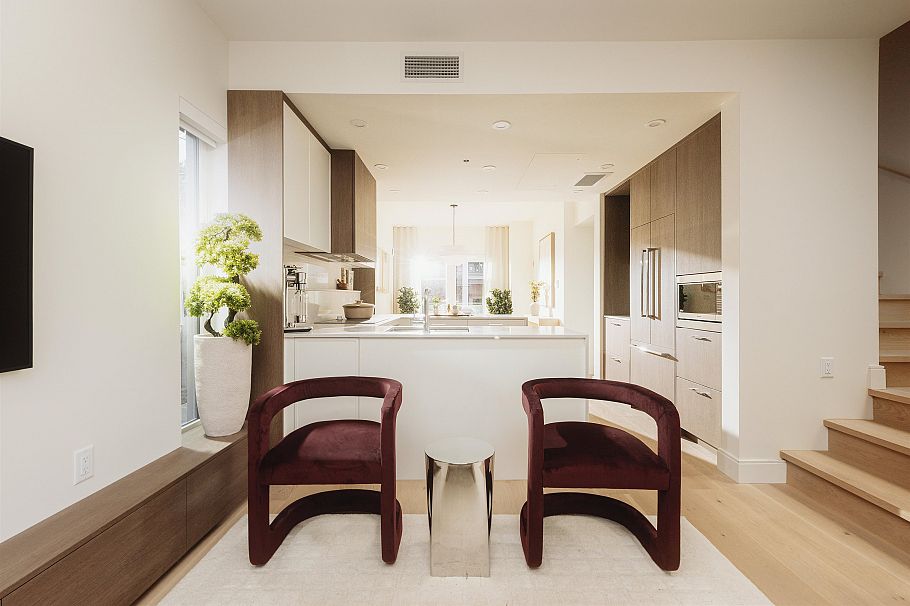 380 W 45th Avenue Vancouver, BC - 1