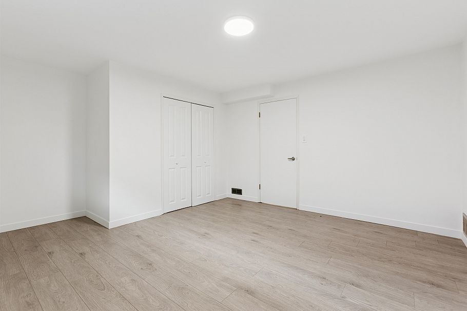 7477 Vivian Drive Vancouver, BC - 7