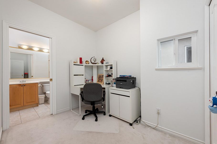 2423 E 4th Avenue Vancouver, BC - 22