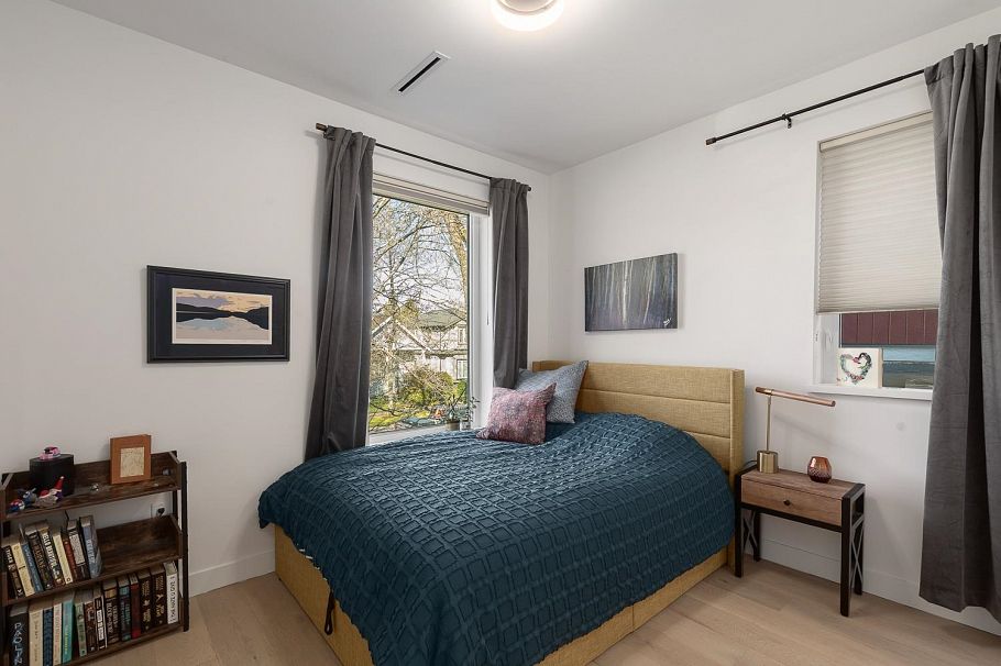 4372 W 13th Avenue Vancouver, BC - 18