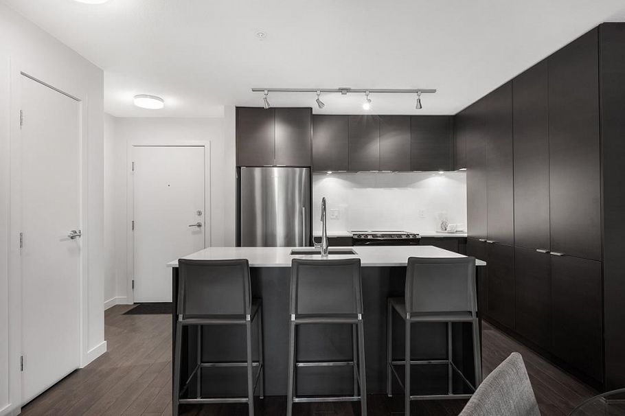 301 1673 Lloyd Avenue North Vancouver, BC - 10