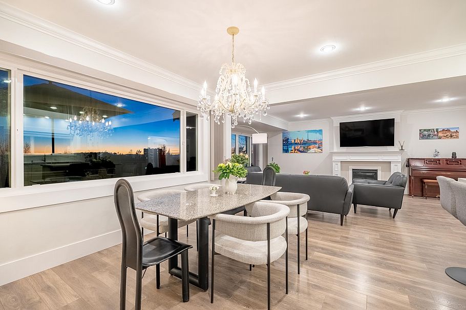 1275 W Keith Road North Vancouver, BC - 18