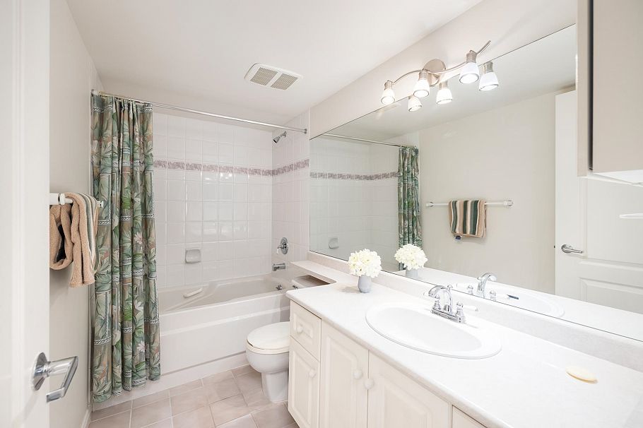 406 2059 Chesterfield Avenue North Vancouver, BC - 18