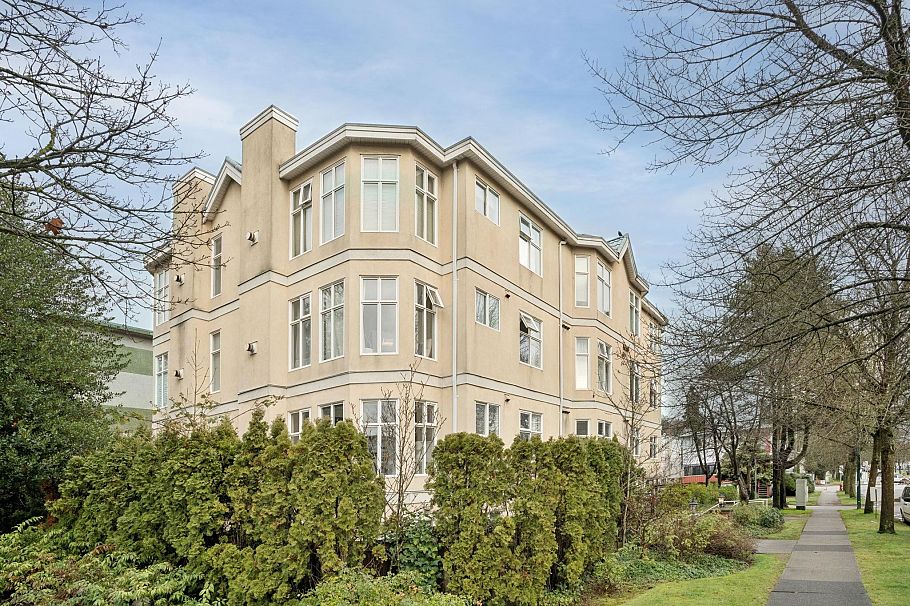 201 1099 W 71st Avenue Vancouver, BC - 3