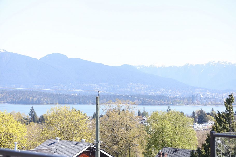 4039 W 11th Avenue Vancouver, BC - 32