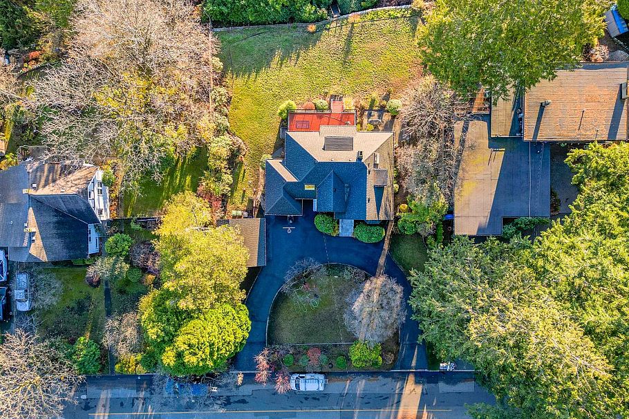 1275 W Keith Road North Vancouver, BC - 3