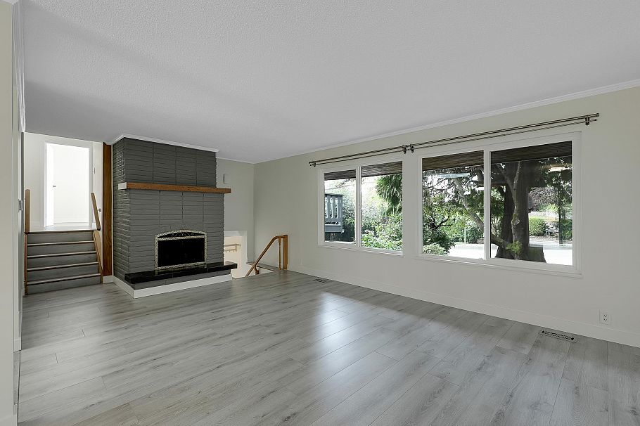 732 E 29th Street North Vancouver, BC - 3