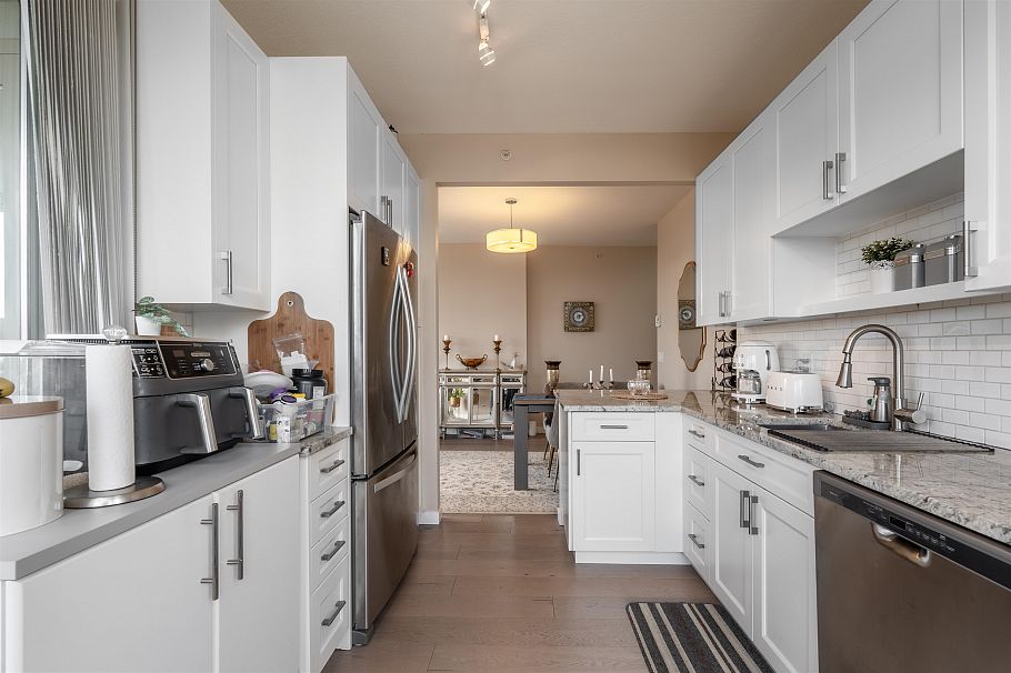 801 160 W Keith Road North Vancouver, BC - 12